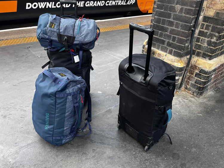 carry and roller bags for travel NZ